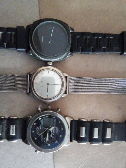 Quarts watches for spare parts