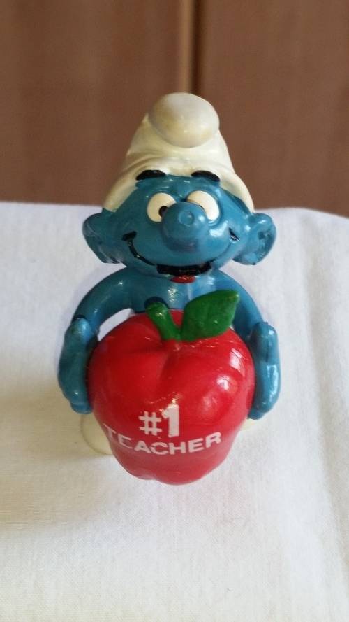 1983 SCHLEICH 20460 - RARE APPLE SMURF #1 TEACHER - W BERRIE & CO - HONG KONG