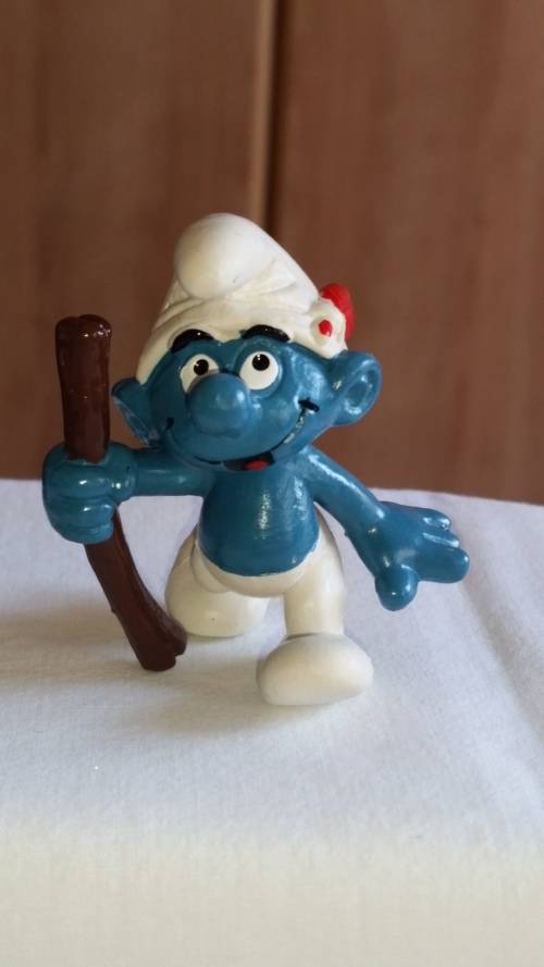 1983 SCHLEICH MODEL 20178 - TRACKER SMURF - W BERRIE CO - MADE IN GERMANY
