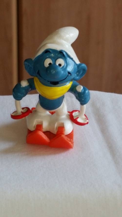 1976 SCHLEICH MODEL 20091 - SKIER SMURF - MADE IN WEST GERMANY