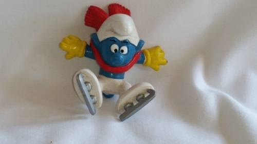 1979 SCHLEICH - CLUMSY FALLING SKATER SMURF - MADE IN HONG KONG
