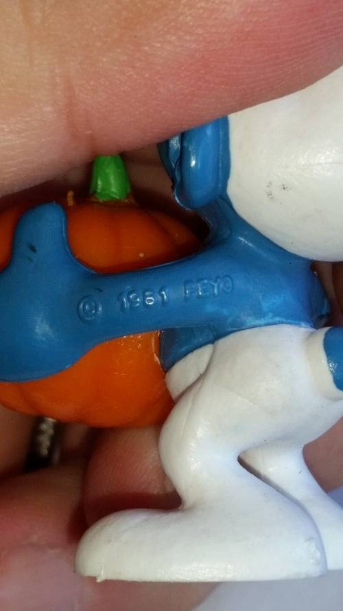 1981 SCHLEICH 20136 - PUMPKIN SMURF - SCHLEICH PEYO - W. BERRRIE & CO.  -  MADE IN PORTUGAL