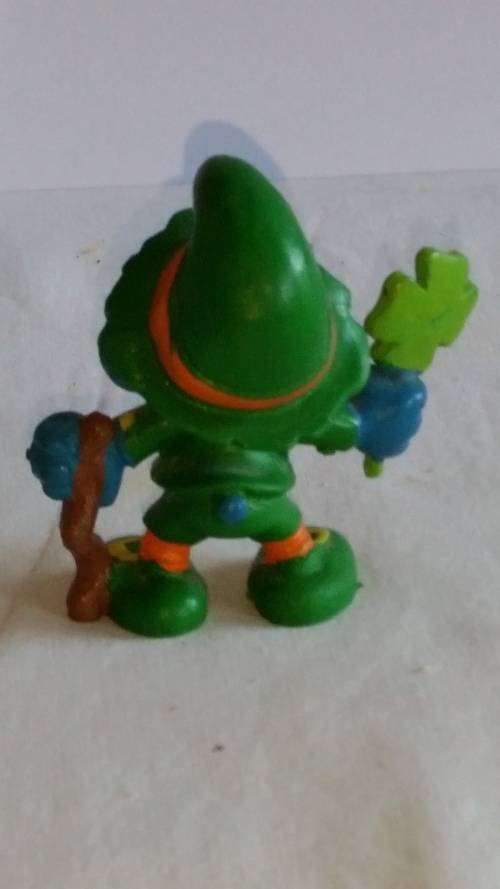 1982 SCHLEICH 20176  - ST PATRICK SMURF (GREEN CLOTHING) - PEYO - MADE IN PORTUGAL