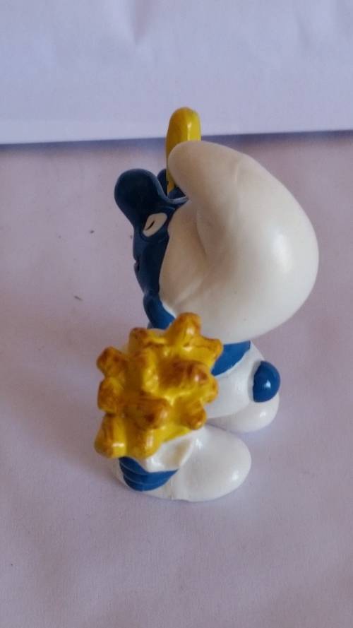 1981 SCHLEICH 20131 - FRENCH FRIES SMURF  - PEYO - MADE IN CHINA