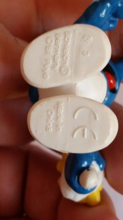 1981 SCHLEICH 20131 - FRENCH FRIES SMURF  - PEYO - MADE IN CHINA