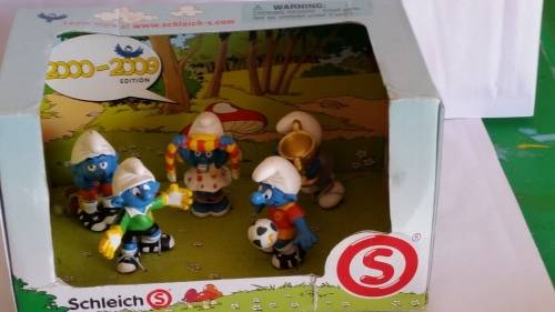 2009 SCHLEICH 41259 - SMURF DECADE SET  2000 - 2009 SOCCER EDITION - MADE IN GERMANY