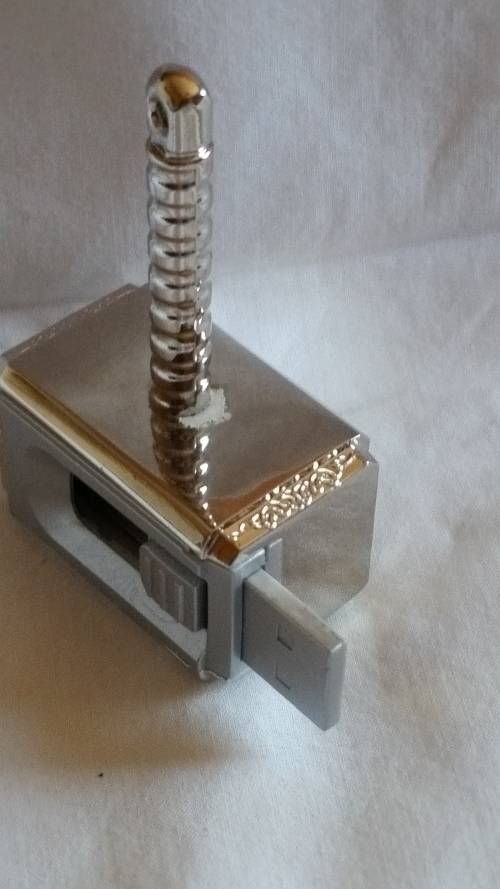 8 GB FLASH DRIVE USB 2.0 - THOR'S HAMMER