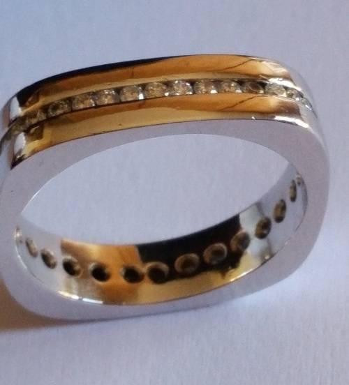 NO RESERVE, NO BUY NOW, HIGHEST BIDDER WINS  - 18ct WHITE GOLD MEN'S  DIAMOND  RING - 0.83 ct
