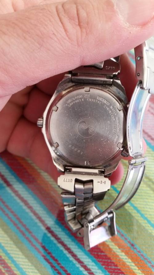 SEIKO MENS WATCH - STAINLESS STEEL - MODEL 5M23-6000 - NEAR MINT CONDITION