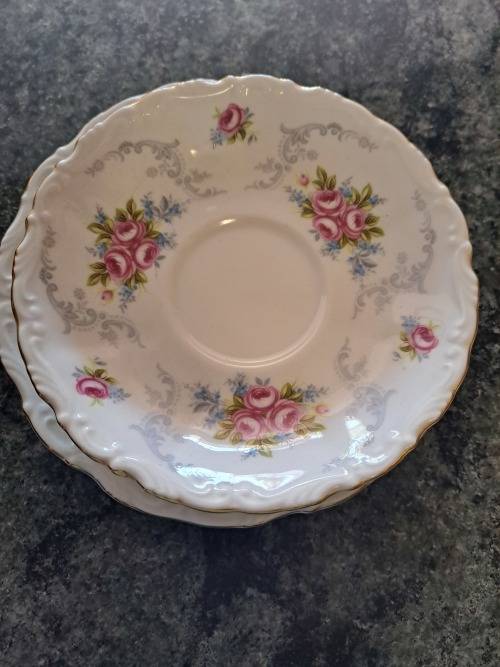 Royal Albert Tranquility Trio
