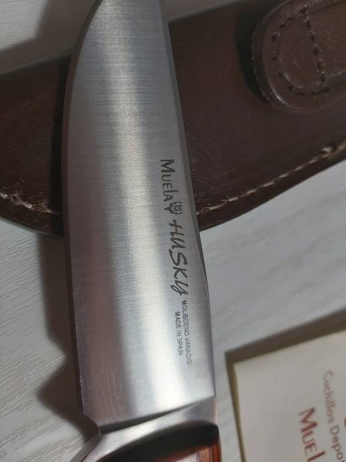 Muela Husky Hunting Knife - Made in Spain - With leather pouch