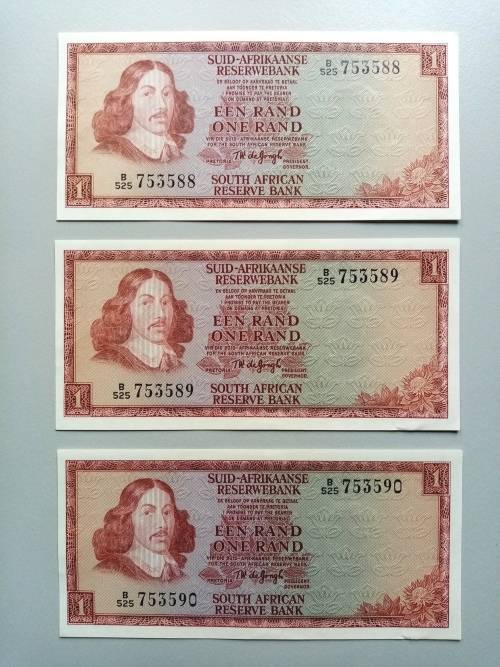 3 X T.W. DE JONGH R1 BANKNOTES IN MINT CONDITION (SERIAL NUMBERS IN SEQUENCE)
