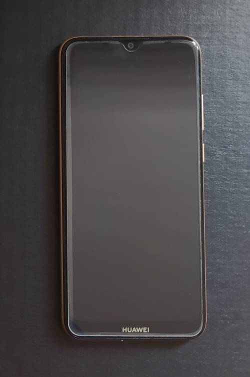DEMO MODEL DUAL-SIM HAUWEI Y6 (2019) MODEL SMARTPHONE WITH TEMPERED GLASS SCREEN PROTECTOR and COVER