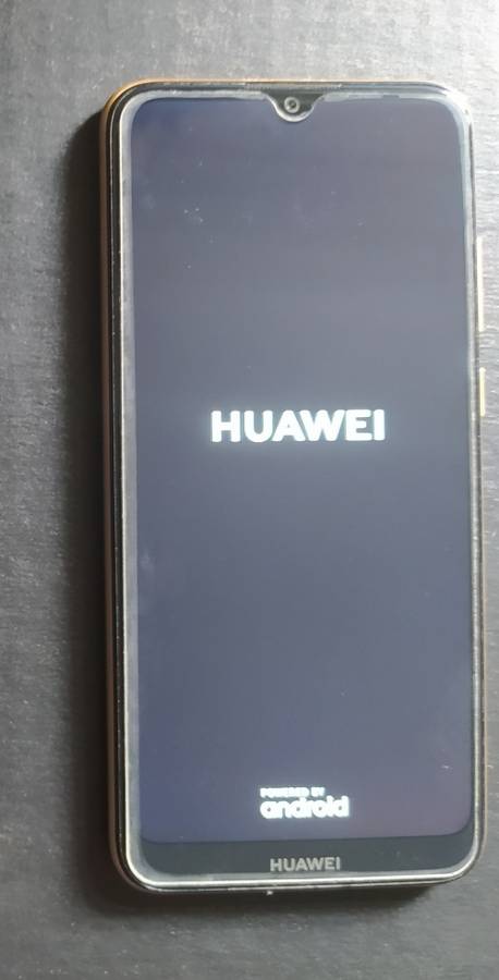 DEMO MODEL DUAL-SIM HAUWEI Y6 (2019) MODEL SMARTPHONE WITH TEMPERED GLASS SCREEN PROTECTOR and COVER