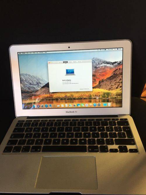 Macbook Air | 11 inch | Mid 2011 | SSD