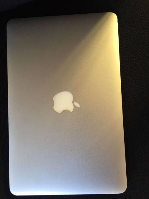 Macbook Air | 11 inch | Mid 2011 | SSD