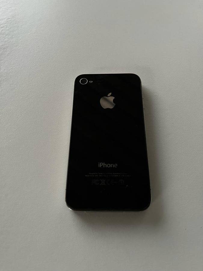 iPhone 4 | 16GB | BLACK