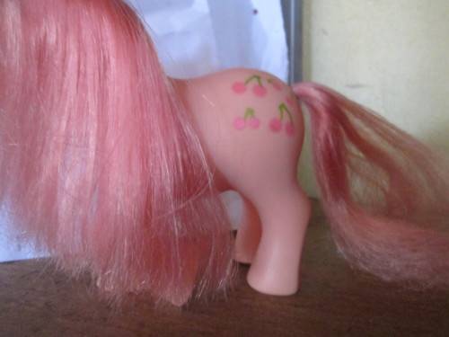 MY LITTLE PONY- CHERRIES JUBILEE