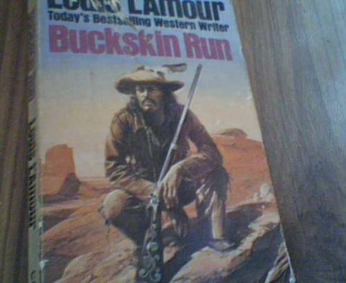 BUCKSKIN RUN- LOUIS L' AMOUR