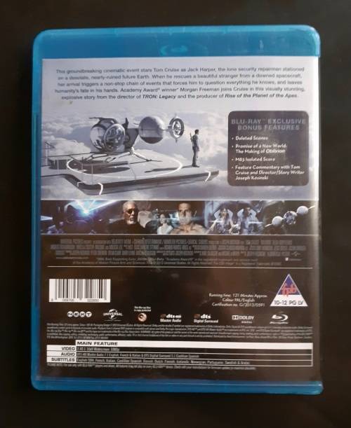 Oblivion - Tom Cruise and Morgan Freeman (Blu-ray)