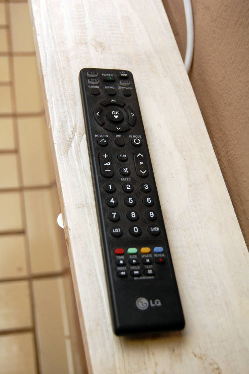 LG LED Flat TV 32 inch * REDUCED