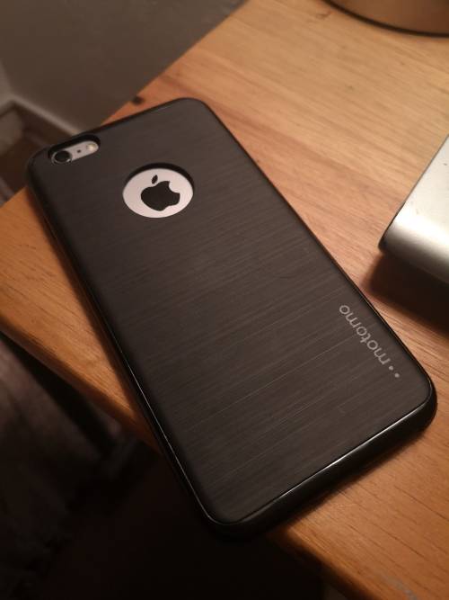 Apple iPhone 6S Plus 64 GB Space Grey (Very Good condition) + Leather Case (R1099)