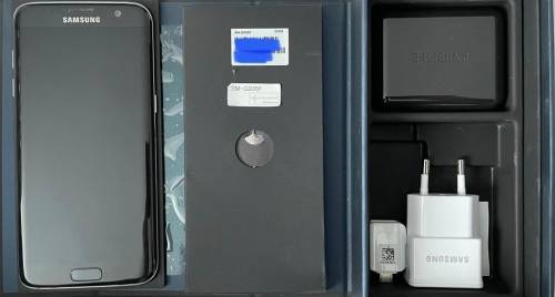Samsung Galaxy S7 Edge 32GB Black Onyx (Very good condition with original box and charger)