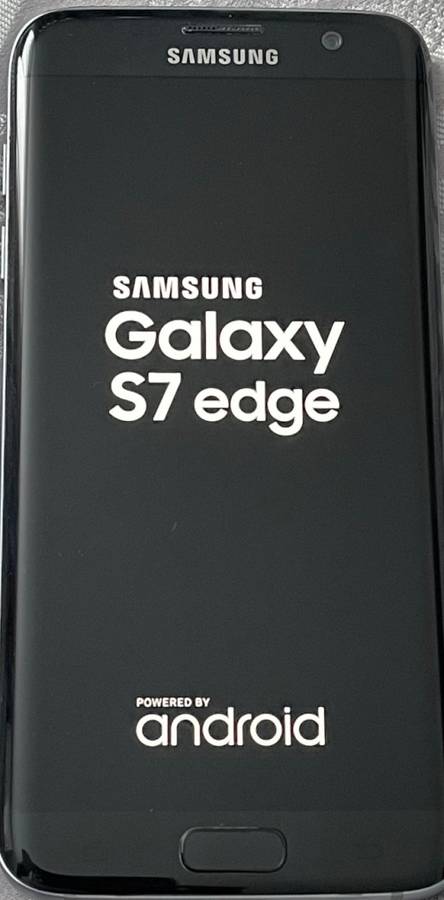 Samsung Galaxy S7 Edge 32GB Black Onyx (Very good condition with original box and charger)