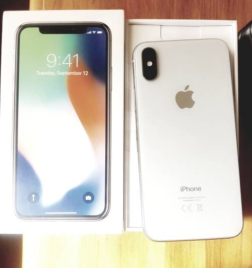 Apple iPhone X 64gb silver (Excellent condition with box and charger - no Face ID)