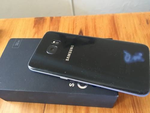 Samsung Galaxy S7 Edge 32GB Black Onyx (Very good condition with original box and charger)