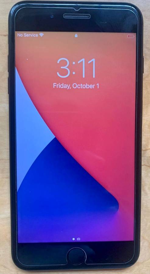 Apple iPhone 7 Plus 32GB Matte Black (Excellent condition with charging cable and box)