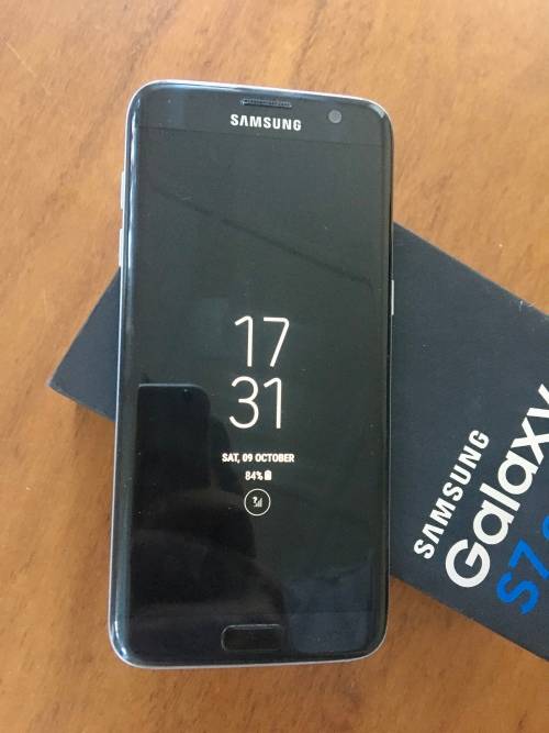 Samsung Galaxy S7 Edge 32GB Black Onyx (Full set - excellent condition)
