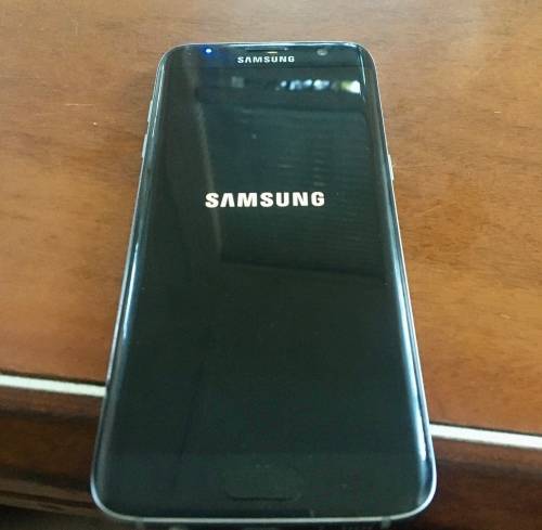 Samsung Galaxy S7 Edge 32GB Black Onyx (Full set - excellent condition)