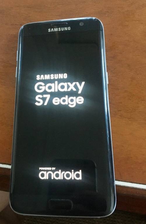 Samsung Galaxy S7 Edge 32GB Black Onyx (Full set - excellent condition)