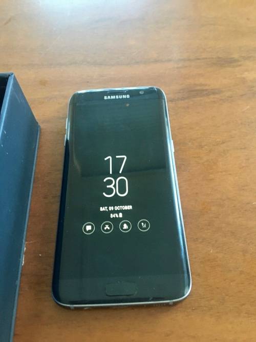 Samsung Galaxy S7 Edge 32GB Black Onyx (Full set - excellent condition)