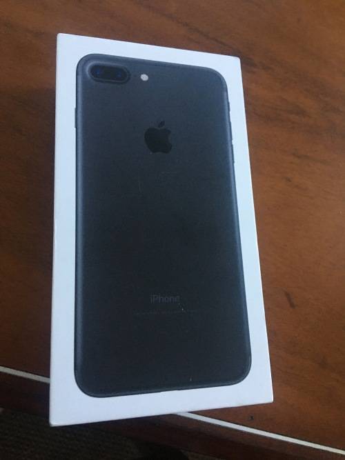 Apple iPhone 7 Plus 32GB Matte Black (Excellent condition with charging cable and box)