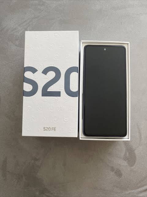 Samsung Galaxy S20 FE 128GB Black/Navy (Very good condition)