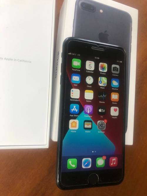 Apple iPhone 7 Plus 32GB Matte Black (Excellent condition with charging cable and box)