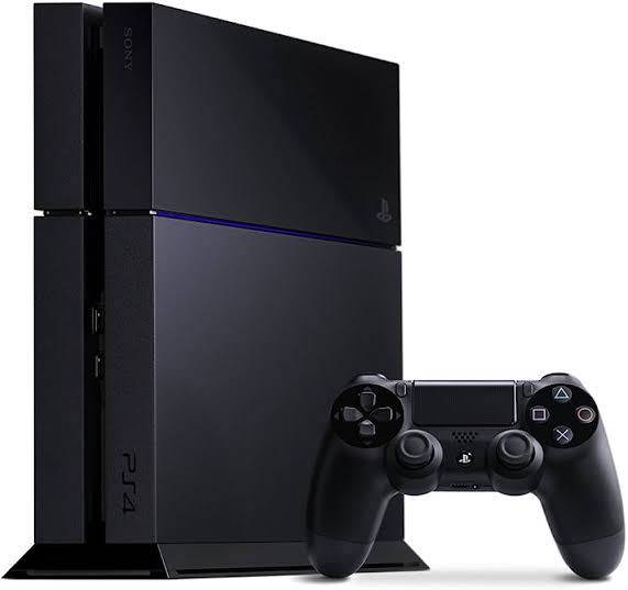 Sony PlayStation 4 PS4 500GB with 1 controller & 1 game (good condition)