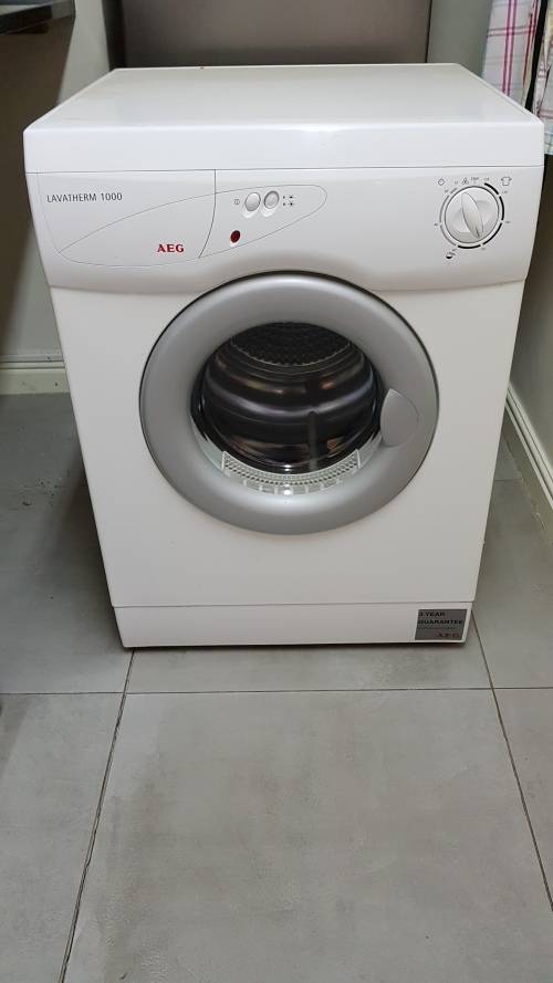 AEG LAVATHERM 1000 TUMBLE DRYER IN GOOD WORKING ORDER AND AS NEW