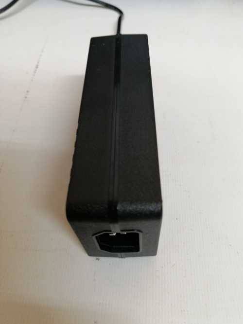 19` LED HDMI Monitor 12V and 220V with audio and hdmi, VGA , AVI input