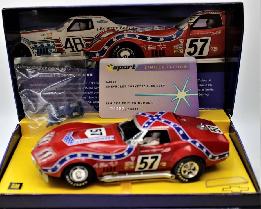 SCALEXTRIC - TWO Limited Editions - Chevrolette Corvette L-88 & Opel Vektra GTS V8