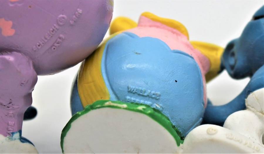 20489 & 20490 - Smurfette with Chick & Smurf with Easter Egg - Hand-Painted Originals