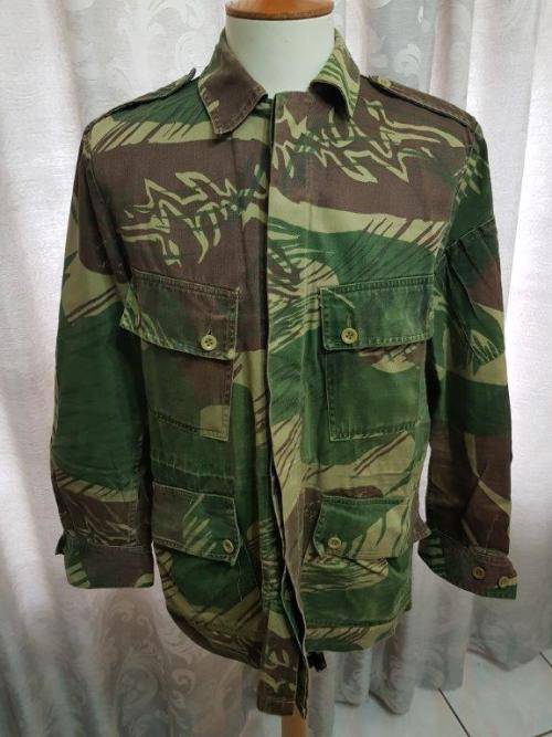 Rhodesian Camo jacket of Des Archer 1 commando RLI. Signed, record holder 73 Operational jumps.