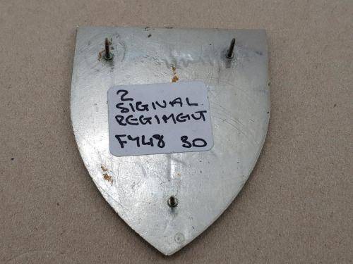 2 Signal Regiment Shoulder Flash. Pins Intact.