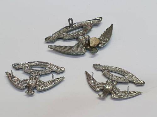 South African Regiment West Rand cap and collar badges.