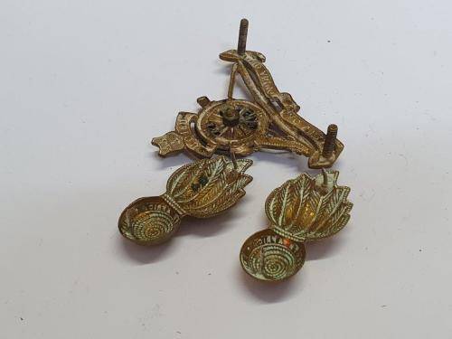 South African  Regiment University Orange Free State Cap and collar badges.