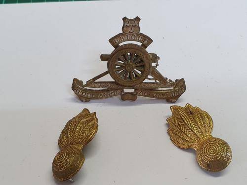 South African  Regiment University Orange Free State Cap and collar badges.