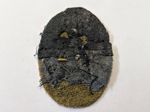 Italian WWII Supply Corps cap badge.