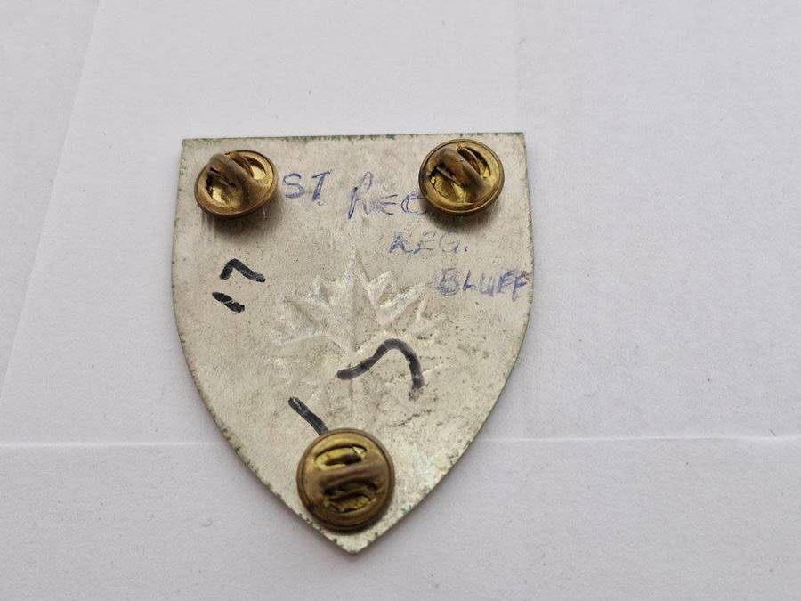 SADF 1 Recce shoulder flash. Pins intact.
